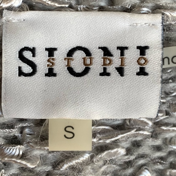 SIONI GREY RUFFLED KNIT SWEATER CARDIGAN. WOMEN’S SIZE MEDIUM/LARGE - Picture 8 of 8